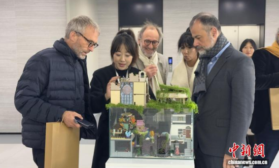 10��23�������������cӰҕ�猣�����L��������W(xu��)�����c�Ӱ�W(xu��)Ժ(�LӰ�Ӱ�W(xu��)Ժ)�^����W(xu��)����(chu��ng)���Ķ���Ӯ������������� �z