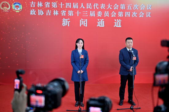 1��26���������f(xi��)����ʡ��ʮ����ί�T��(hu��)���ĴΕ�(hu��)�hί�Tͨ�������u�B��(��һ)�ش�ӛ���ᆖ�� ���� �z