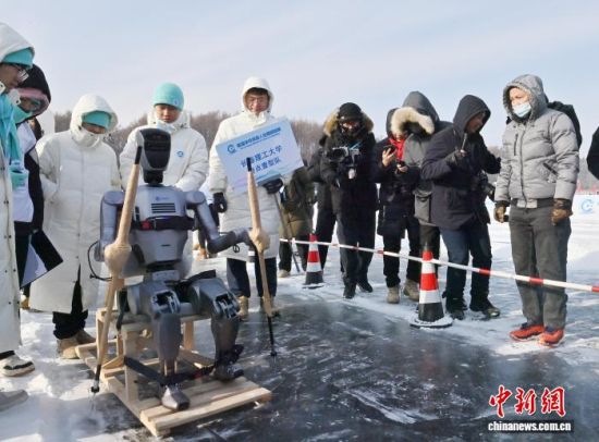 1��10���������L(zh��ng)�����C(j��)�������������ϓ]��(d��ng)ѩ�����ڱ����ϊ^�����С�(�Y�ψD) ���� �z