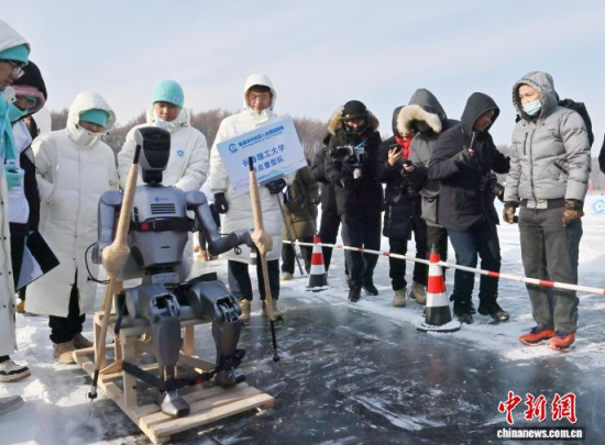 1��10���������L(zh��ng)����һ��(ch��ng)�C(j��)���˱�ѩِ�����C(j��)�������������ϓ]��(d��ng)ѩ�����ڱ����ϊ^����������������ӛ�� ���� �z